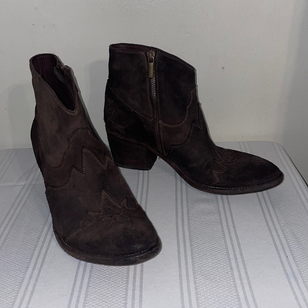 Closet closing Anthropologie Marco Delli Suede Embroidered Cowboy Boot Sz 38